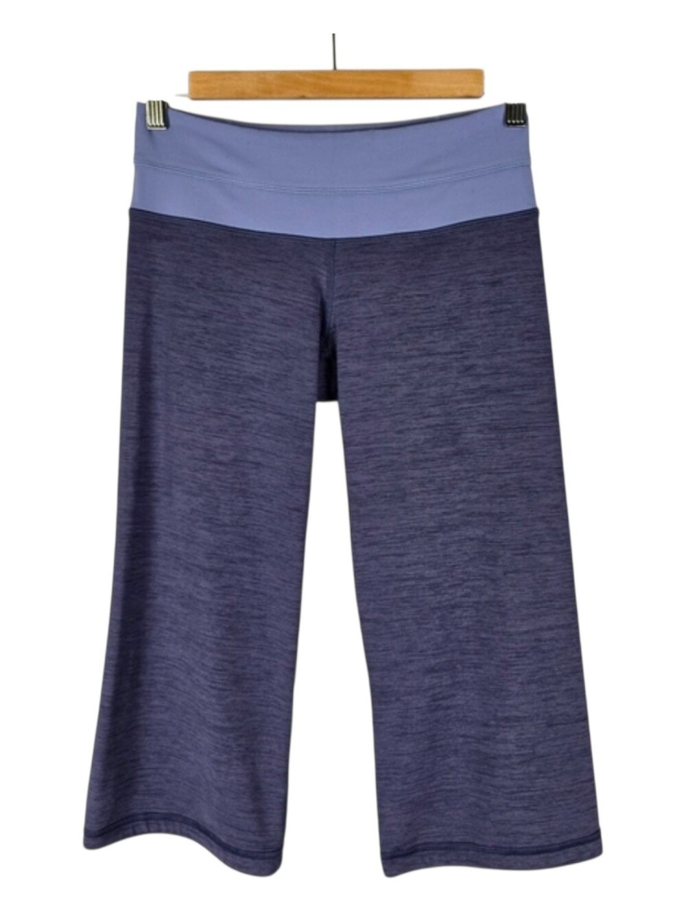 Lululemon Women's Crop Capri Pant Purple Smooth Stretch 16" Inseam Size 4